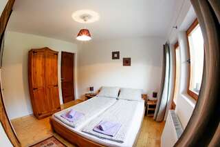 Отели типа «постель и завтрак» Landhaus Bed&Breakfast Вишеу-де-Сус Двухместный номер с 1 кроватью и балконом-2